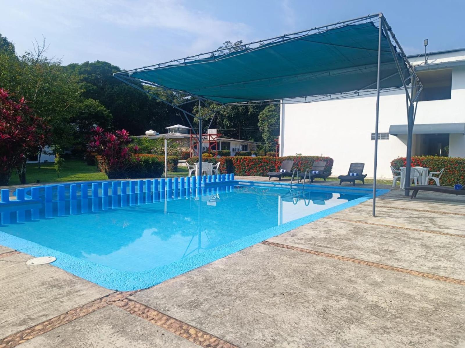Hotel Los Leones Palenque Kültér fotó