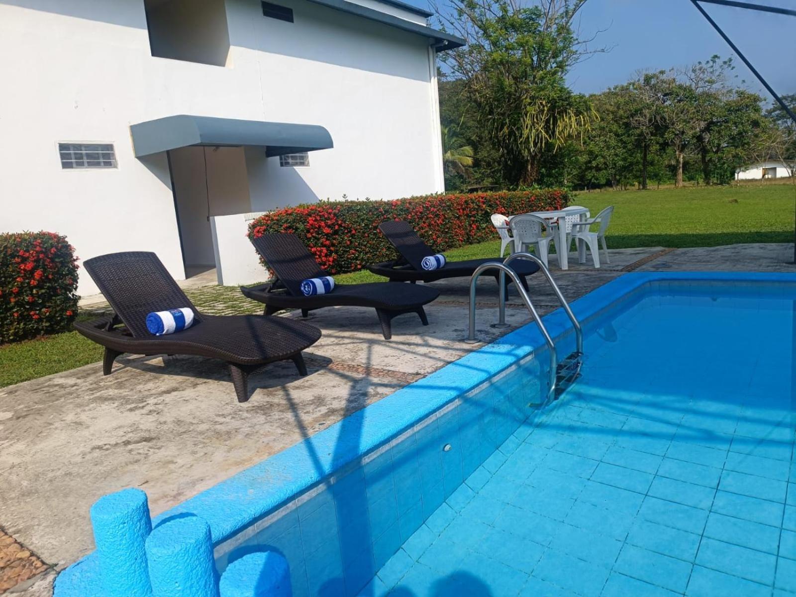 Hotel Los Leones Palenque Kültér fotó