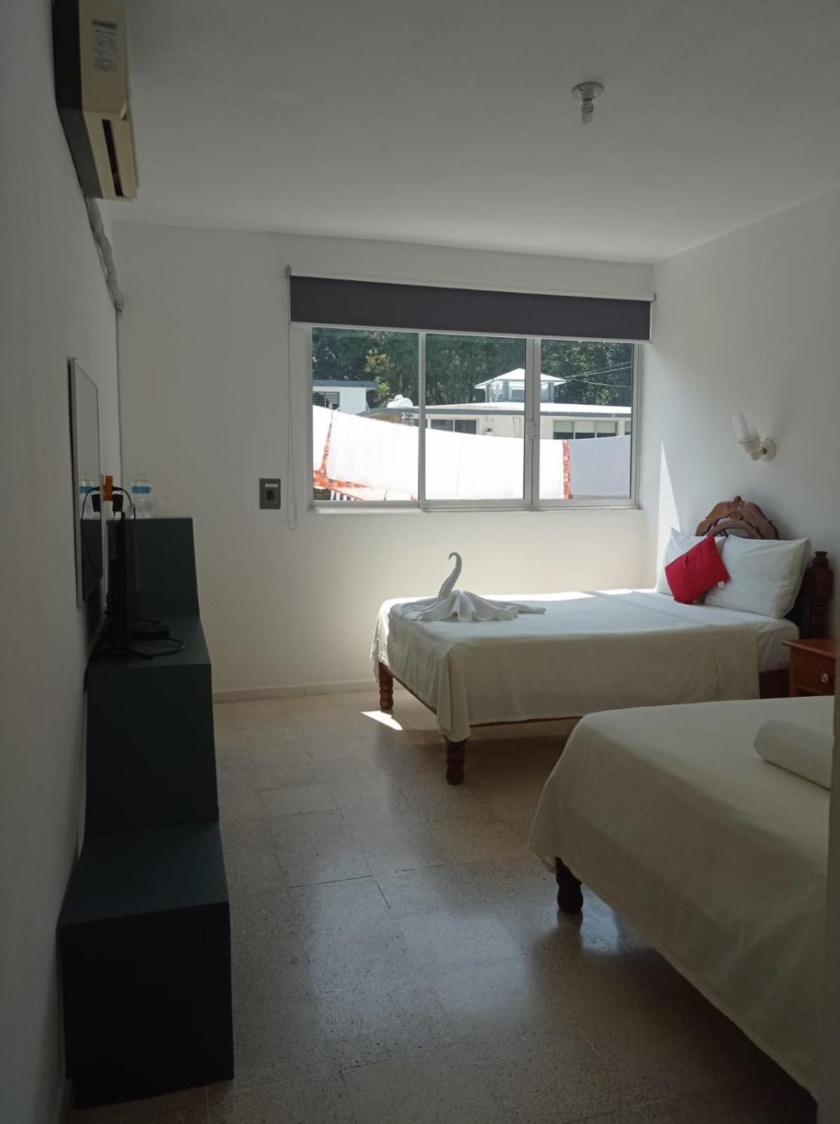 Hotel Los Leones Palenque Kültér fotó