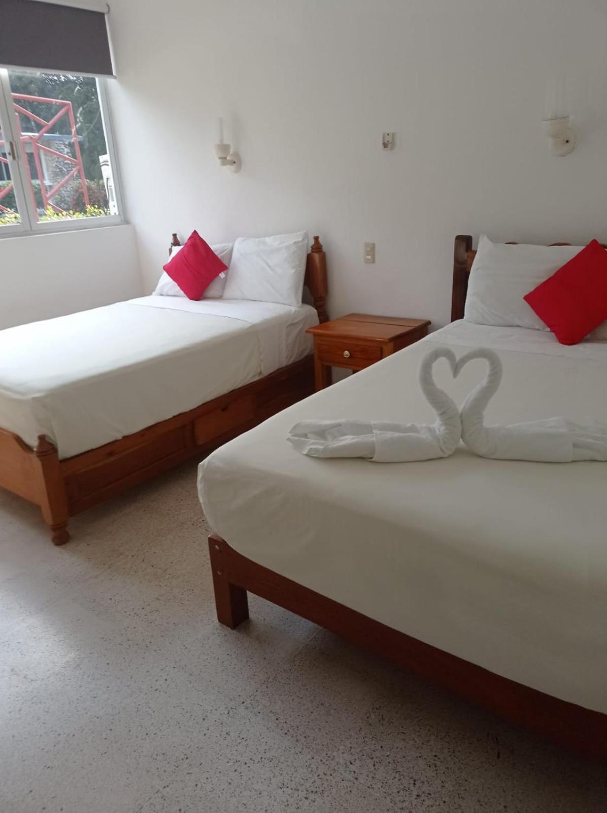 Hotel Los Leones Palenque Kültér fotó